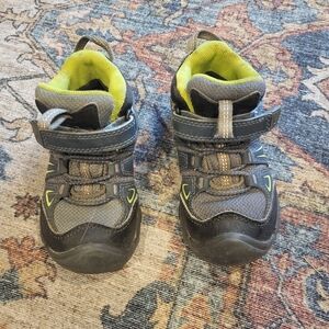 Kids' KEEN Hiking Boots Waterproof (Size 8)